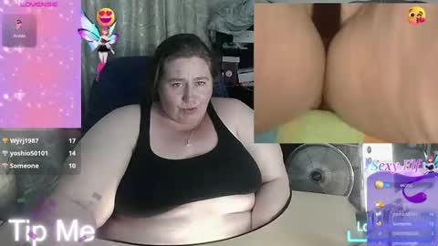 Snapshot of iceprincess2bad4u chatting on 02.04.25 Iceprincess2bad4u online show from 02.04.25
