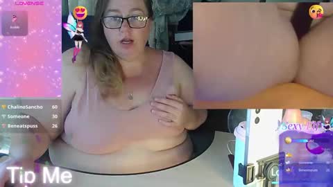 Snapshot of iceprincess2bad4u chatting on 02.09.25 Iceprincess2bad4u online show from 02.09.25