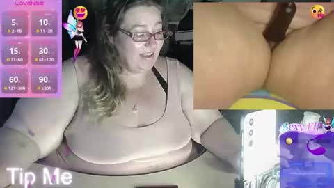 Snapshot of iceprincess2bad4u chatting on 02.09.25 Iceprincess2bad4u online show from 02.09.25