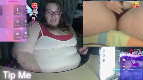 Snapshot of iceprincess2bad4u chatting on 02.13.25 Iceprincess2bad4u online show from 02.13.25