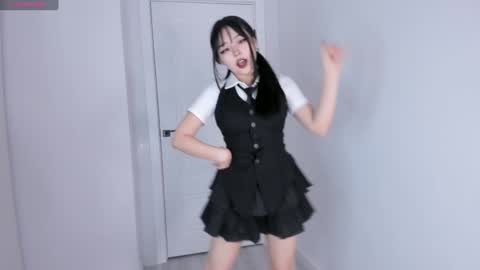 Hitomi   online show from 01.13.25