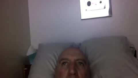 Snapshot of icumming chatting on 04.21.26 icumming online show from 04.21.26