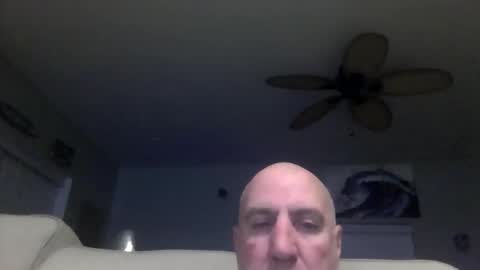 Snapshot of icumming chatting on 04.28.26 icumming online show from 04.28.26