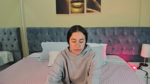 Icy online show from 02.04.25