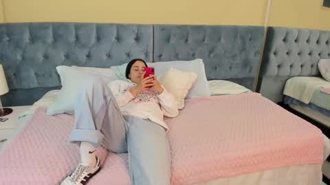 Icy online show from 02.07.25