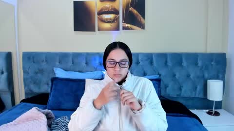 Icy online show from 03.09.25