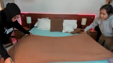 Icy online show from 09.09.25