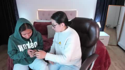 Icy online show from 11.05.25