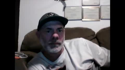 idkwhyidothis348732 online show from 12.28.24