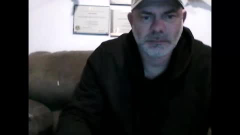 idkwhyidothis348732 online show from 02.12.25