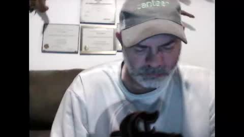 idkwhyidothis348732 online show from 02.24.25