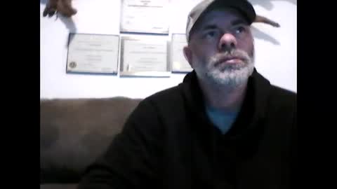 idkwhyidothis348732 online show from 02.25.25