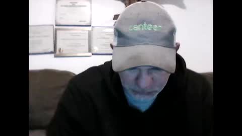 idkwhyidothis348732 online show from 03.06.25