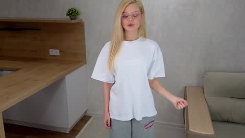 Lisa online show from 01.31.25