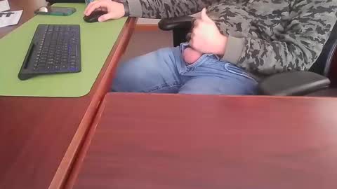 Snapshot of ifuk1stdate chatting on 12.10.24 Hung office Stud online show from 12.10.24