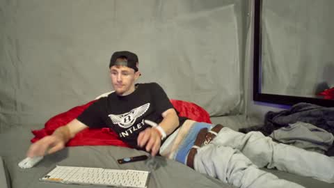 Amiri Roue online show from 01.12.25