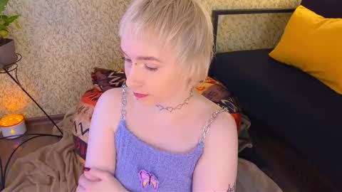 Emmy  help me reach 100 thumbs up online show from 03.02.25