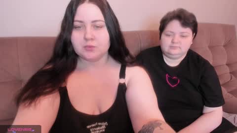Snapshot of ihaveasecret_ chatting on 01.21.25 Alice online show from 01.21.25