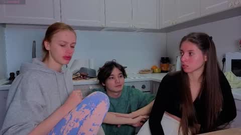 Julia and Mira online show from 01.08.26