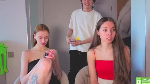 Julia and Mira online show from 02.25.26