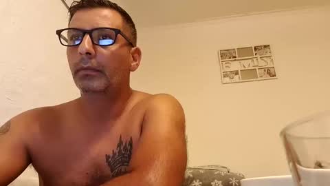 Snapshot of ihtiandar1008 chatting on 09.21.25 ihtiandar1008 online show from 09.21.25