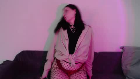 Snapshot of iintimate_flesh chatting on 09.16.25 Vella online show from 09.16.25