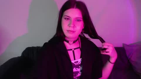 Snapshot of iintimate_flesh chatting on 09.21.25 Vella online show from 09.21.25