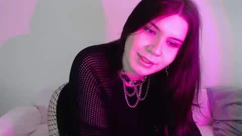 Snapshot of iintimate_flesh chatting on 09.23.25 Vella online show from 09.23.25