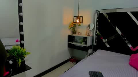 Isabella online show from 09.24.25