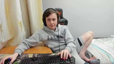Snapshot of iliaskrislove chatting on 04.19.26 iliaskris online show from 04.19.26