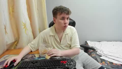 Snapshot of iliaskrislove chatting on 05.10.26 iliaskris online show from 05.10.26