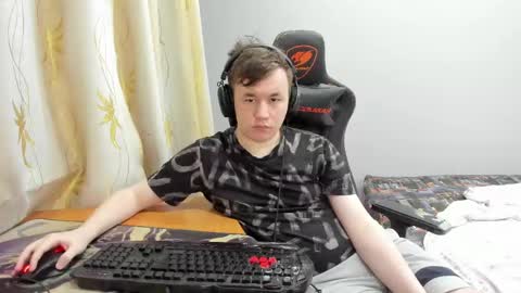 Snapshot of iliaskrislove chatting on 05.13.26 iliaskris online show from 05.13.26