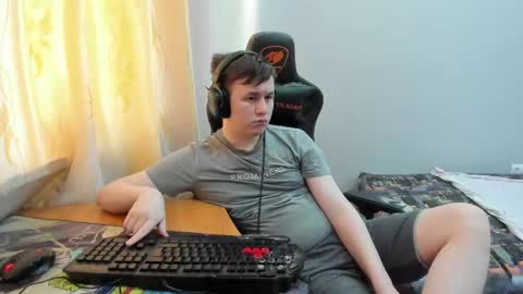 Snapshot of iliaskrislove chatting on 05.15.26 iliaskris online show from 05.15.26