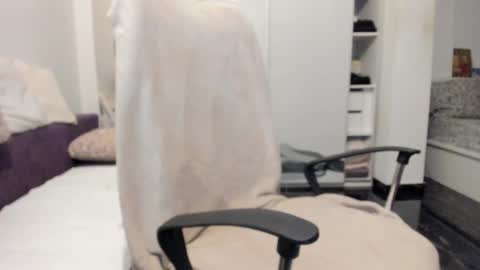 Bamby online show from 12.17.25