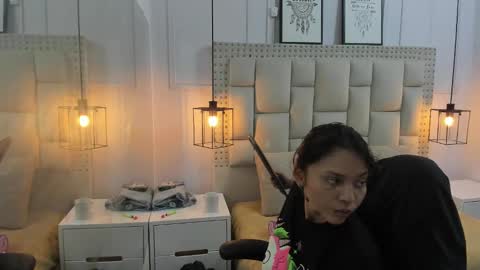 Snapshot of iliy_ chatting on 12.17.24 ILY   online show from 12.17.24