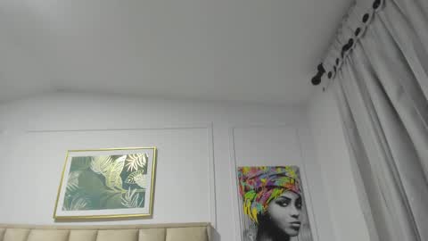 Snapshot of iliy_ chatting on 12.31.24 ILY   online show from 12.31.24