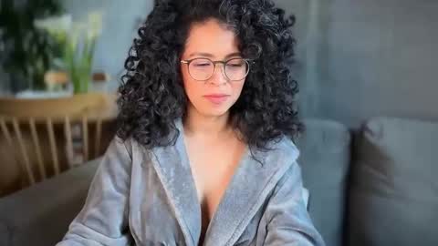 Kloe online show from 04.20.26