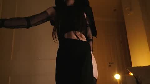 illona_harriss online show from 10.31.25