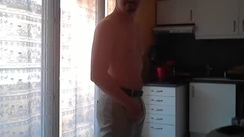 Snapshot of ilovecuteguy79 chatting on 04.05.26 ilovecuteguy79 online show from 04.05.26