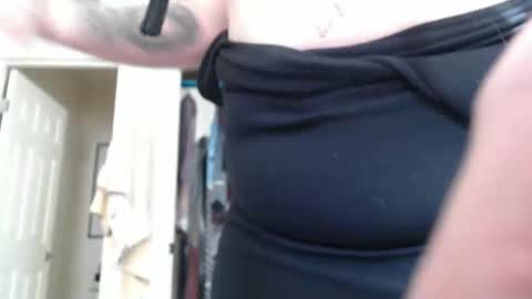 ilovesissyboys online show from 11.25.25