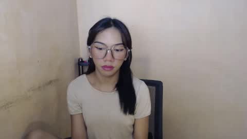 Snapshot of iloveyou28xx chatting on 04.15.26 CALL ME JEN YOUR SWEET GIRL 3 online show from 04.15.26