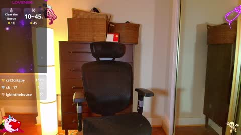 Snapshot of ilyafriend chatting on 01.26.25 Ilya online show from 01.26.25