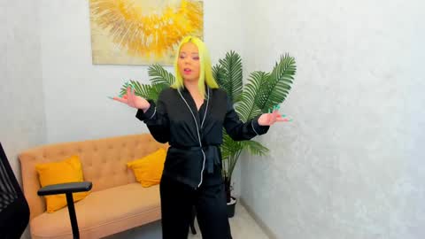 Roxy online show from 01.22.25