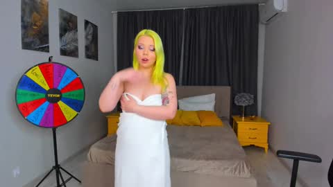 Roxy online show from 03.11.25