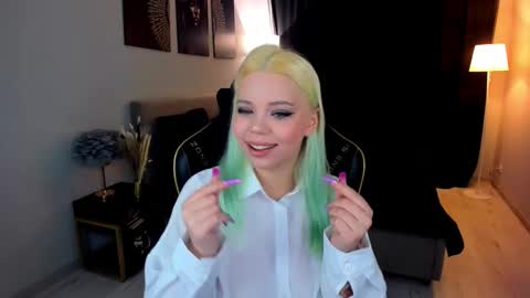 Roxy online show from 11.18.25