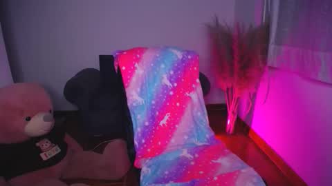 Alyn online show from 11.04.25