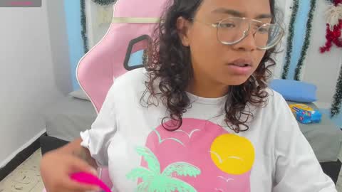 Snapshot of im_angels7 chatting on 01.06.25 Angela online show from 01.06.25