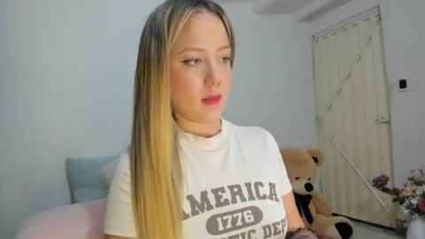 Snapshot of im_caro chatting on 06.22.26 Caro online show from 06.22.26
