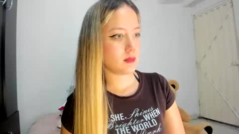 Snapshot of im_caro chatting on 07.29.26 Caro online show from 07.29.26