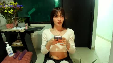 Snapshot of im_dorothy chatting on 05.06.26 im_dorothy online show from 05.06.26